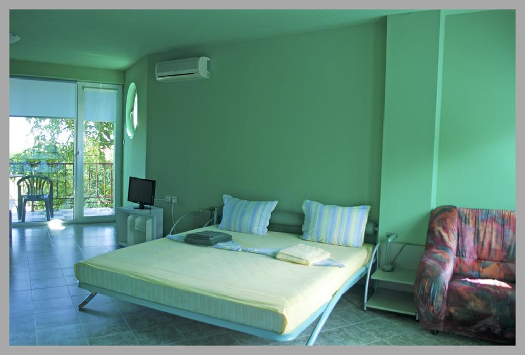 The Colourful Mansion Hotel Ahtopol Exterior photo